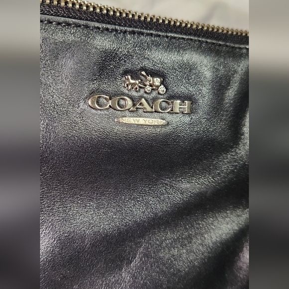 Coach bag black /bag comes with protective silk bag - Picture 7 of 13